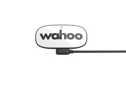 wahoo_trackr_heart_rate_wfbthr05w_charging